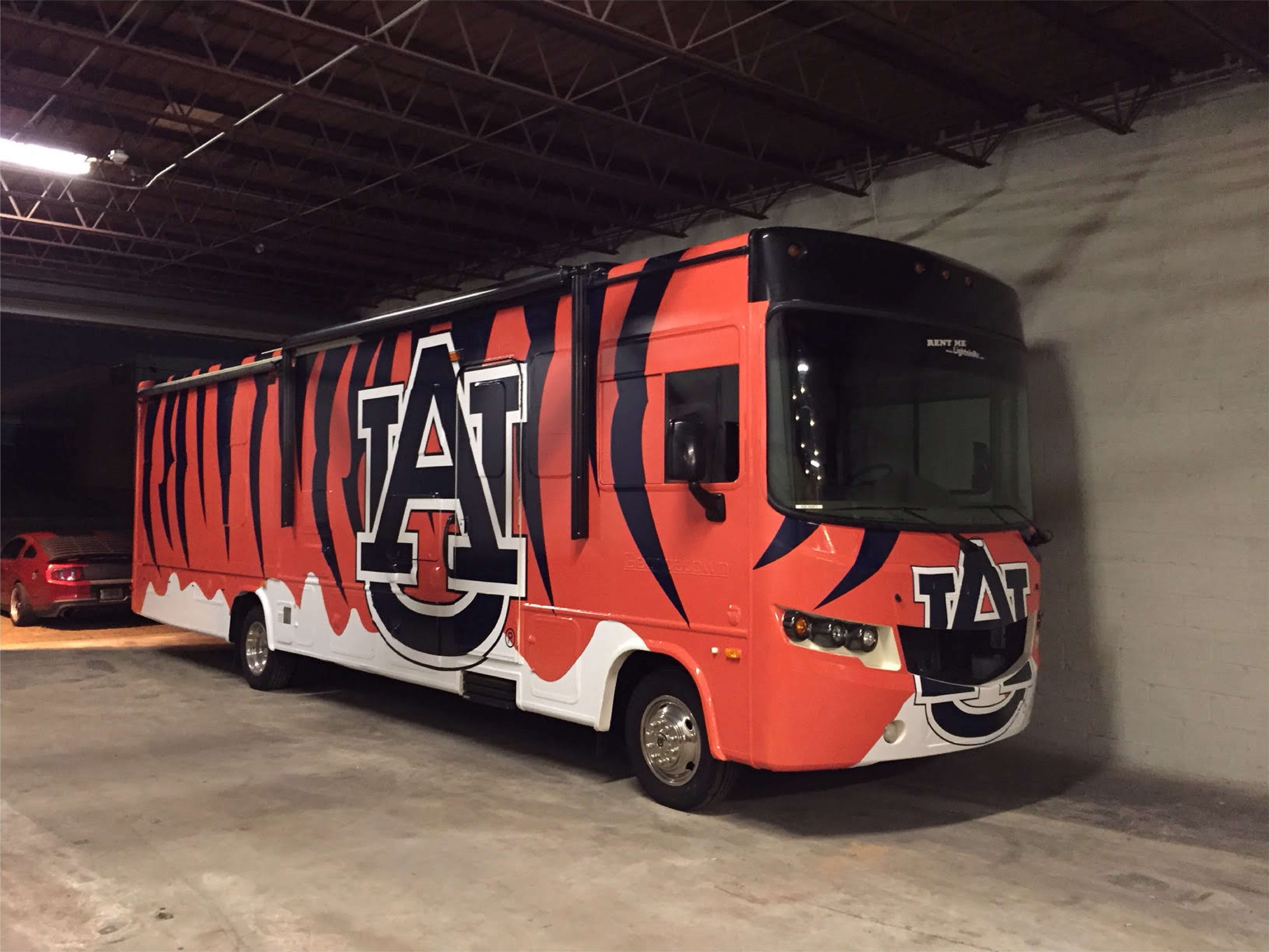 Auburn University: Bus Wrap Digital Output and Installation